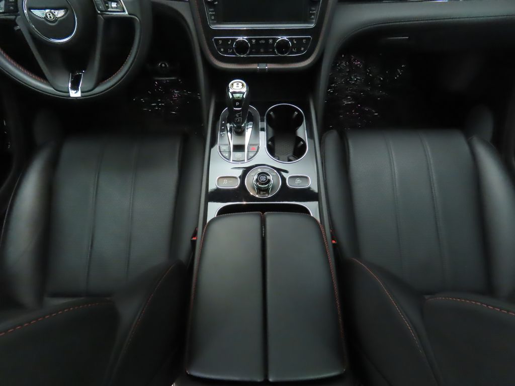 Thumbnail: 2019 Bentley Bentayga - 17