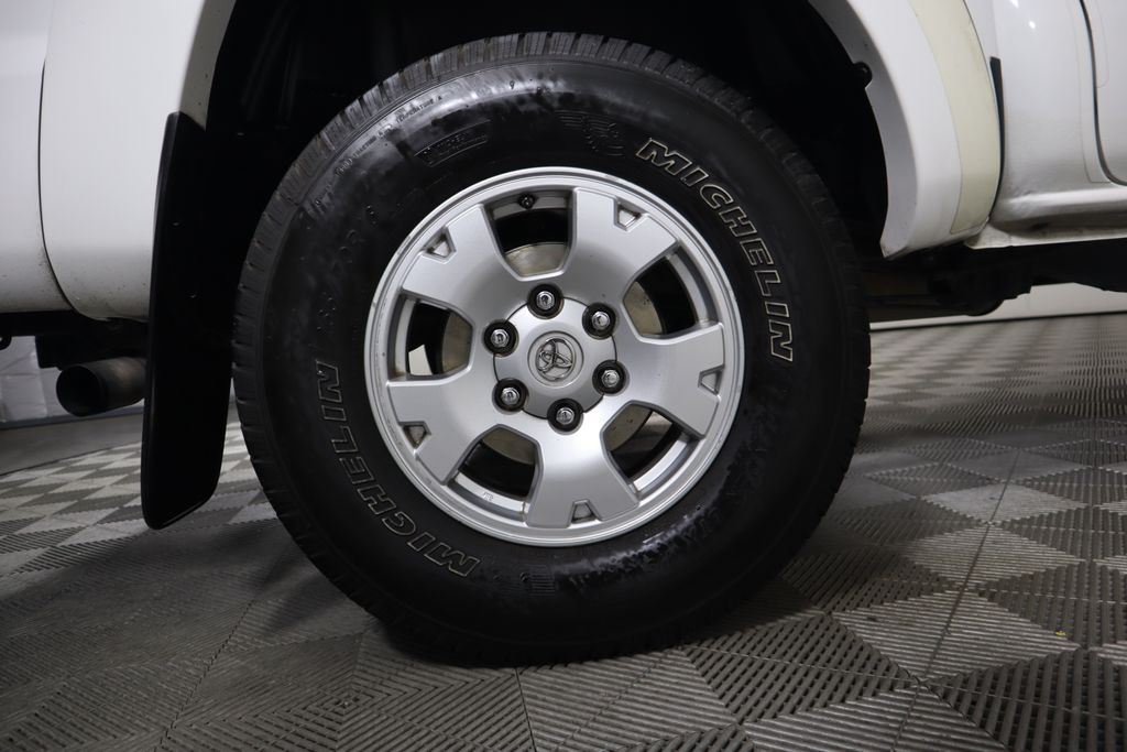 2012 Toyota Tacoma PreRunner 32