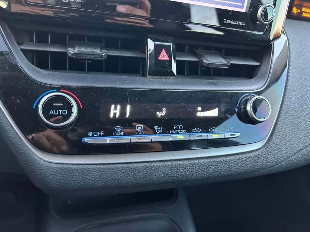 Thumbnail: 2022 Toyota Corolla - 25