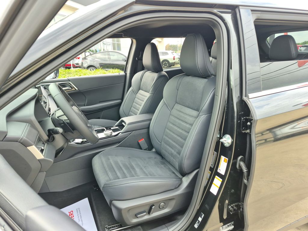 2026 Mitsubishi Outlander LE - 9