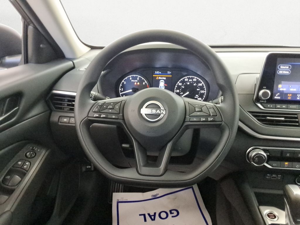 used 2025 Nissan Altima car