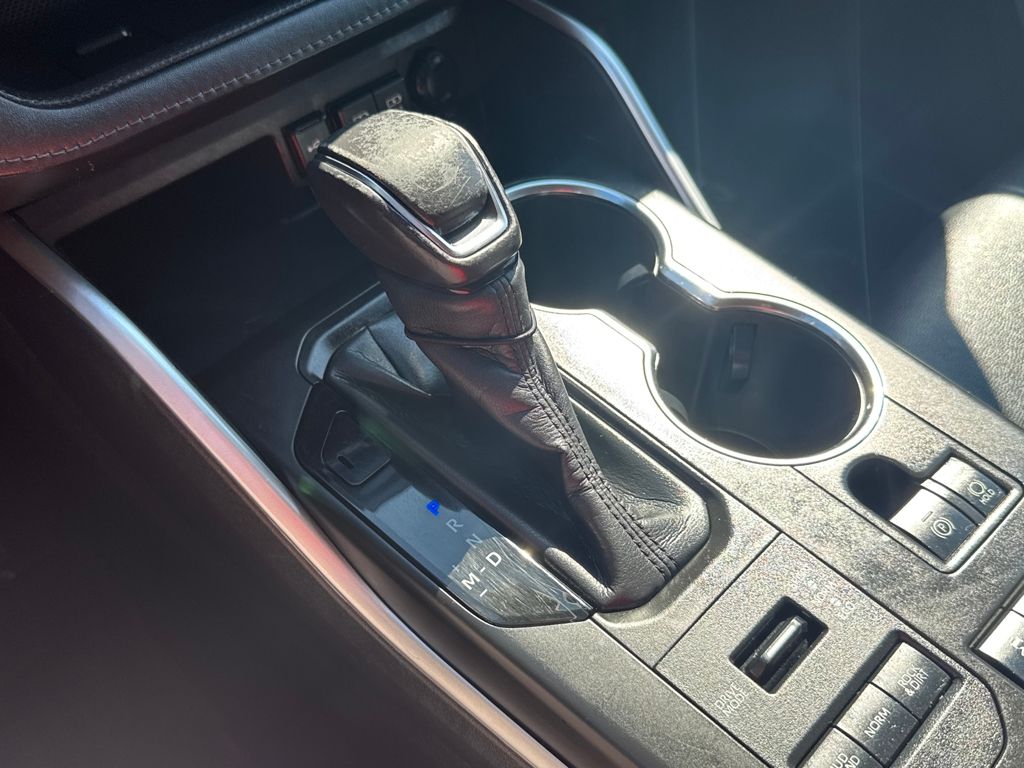 2020 Toyota Highlander XLE photo 28