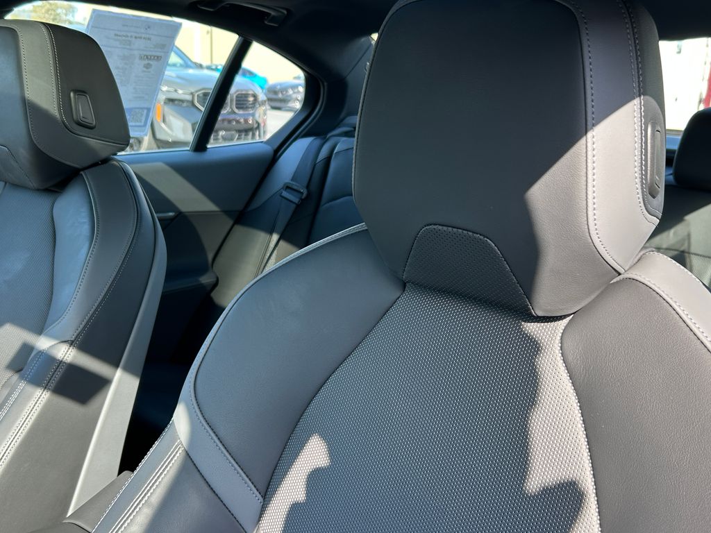 2024 BMW i5 eDrive40 14