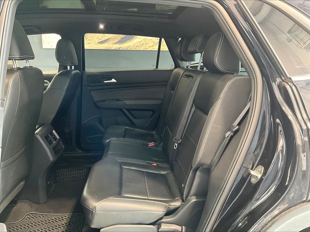 2022 Volkswagen Atlas Cross Sport — photo 12