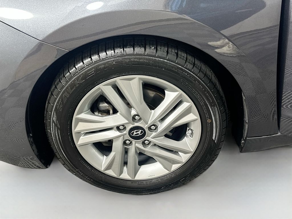 Thumbnail: 2020 Hyundai Elantra - 29