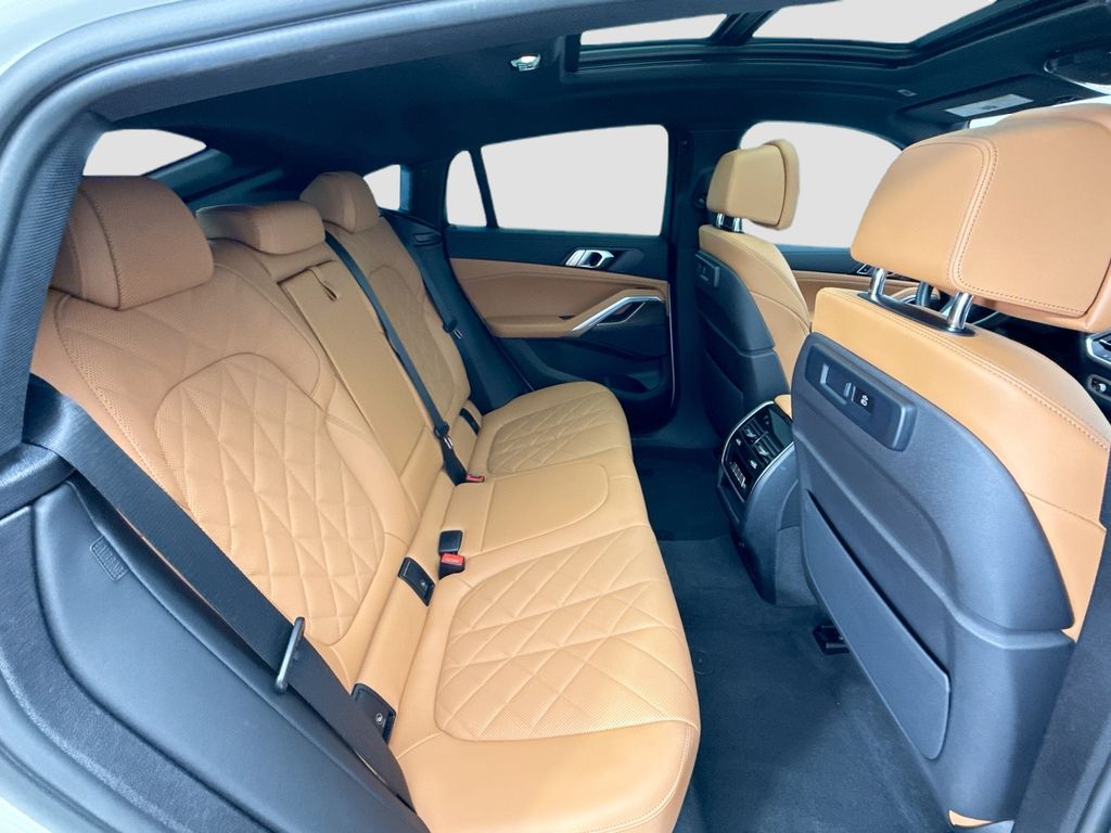 Thumbnail: 2023 BMW X6 - 21