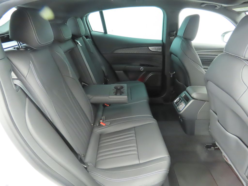 Thumbnail: 2025 Maserati Grecale - 23