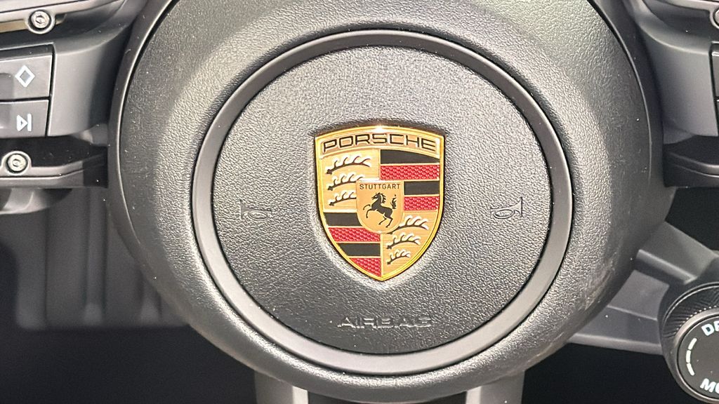 Thumbnail: 2025 Porsche Macan - 21