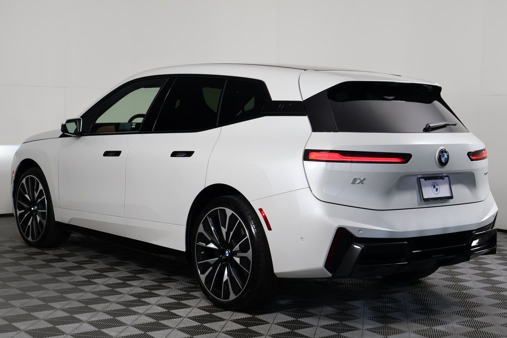 Thumbnail: 2026 BMW iX - 6