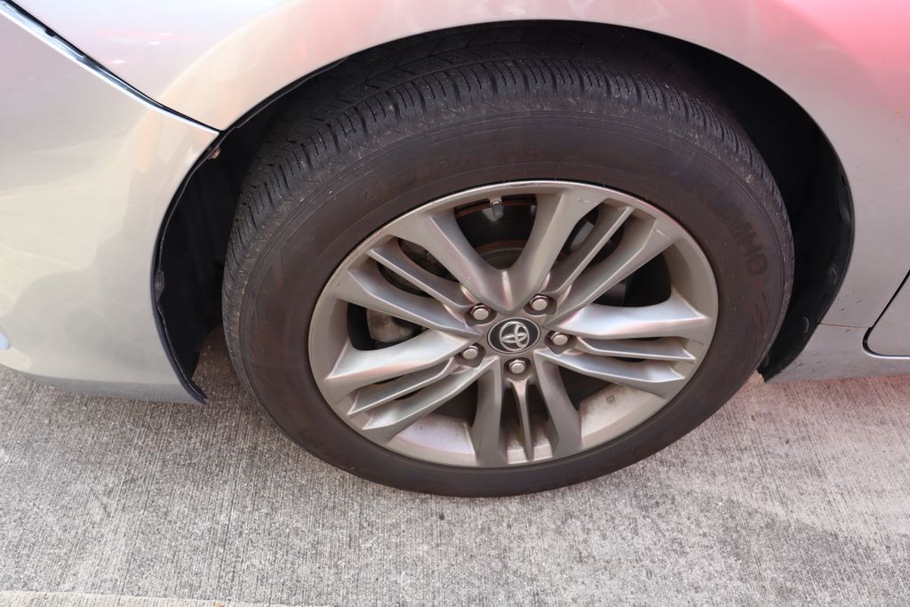 2017 Toyota Camry SE 4