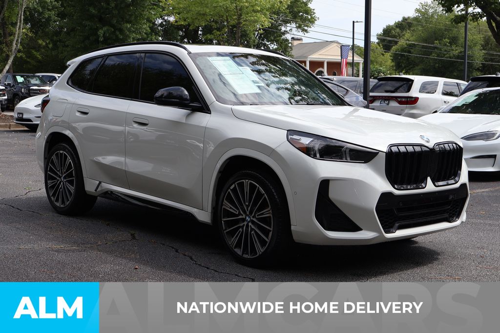 Used 2023 White BMW xDrive28i image 4