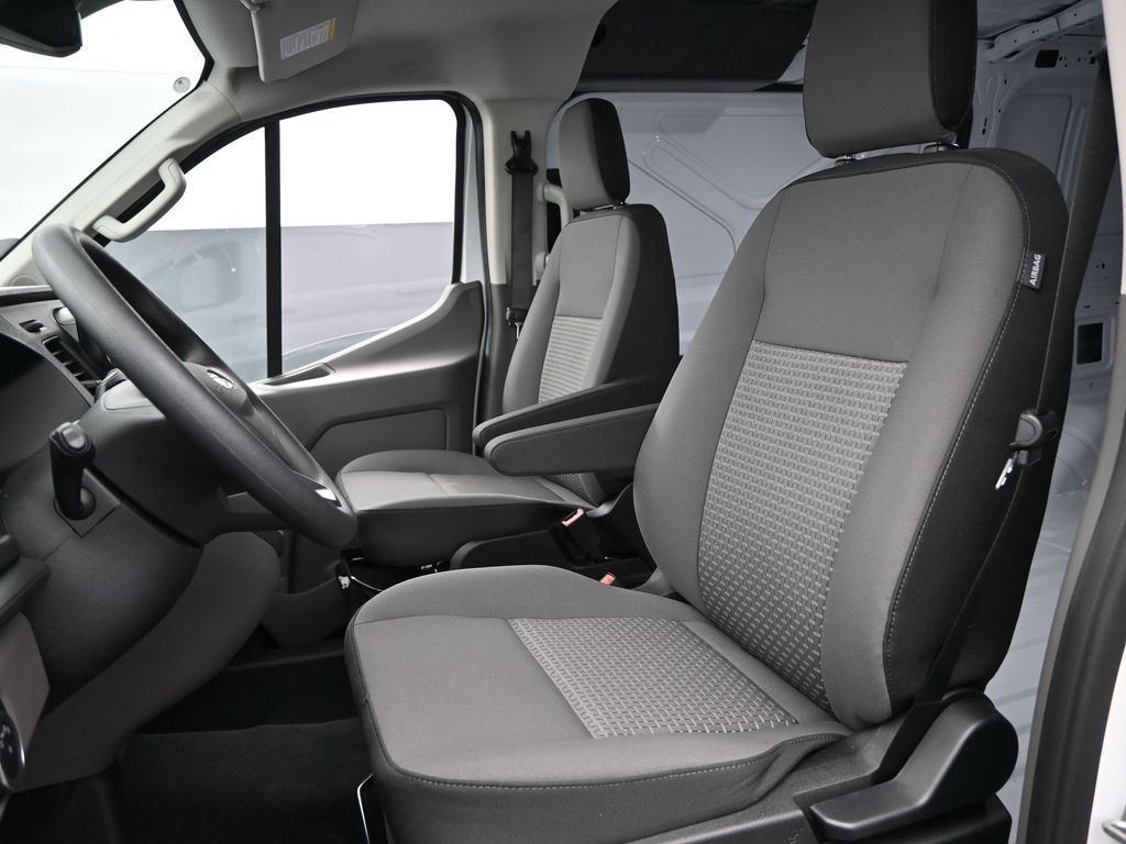 2025 Ford Transit 250