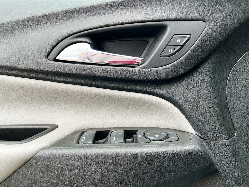 Used 2021 Silver Chevrolet LS image 17