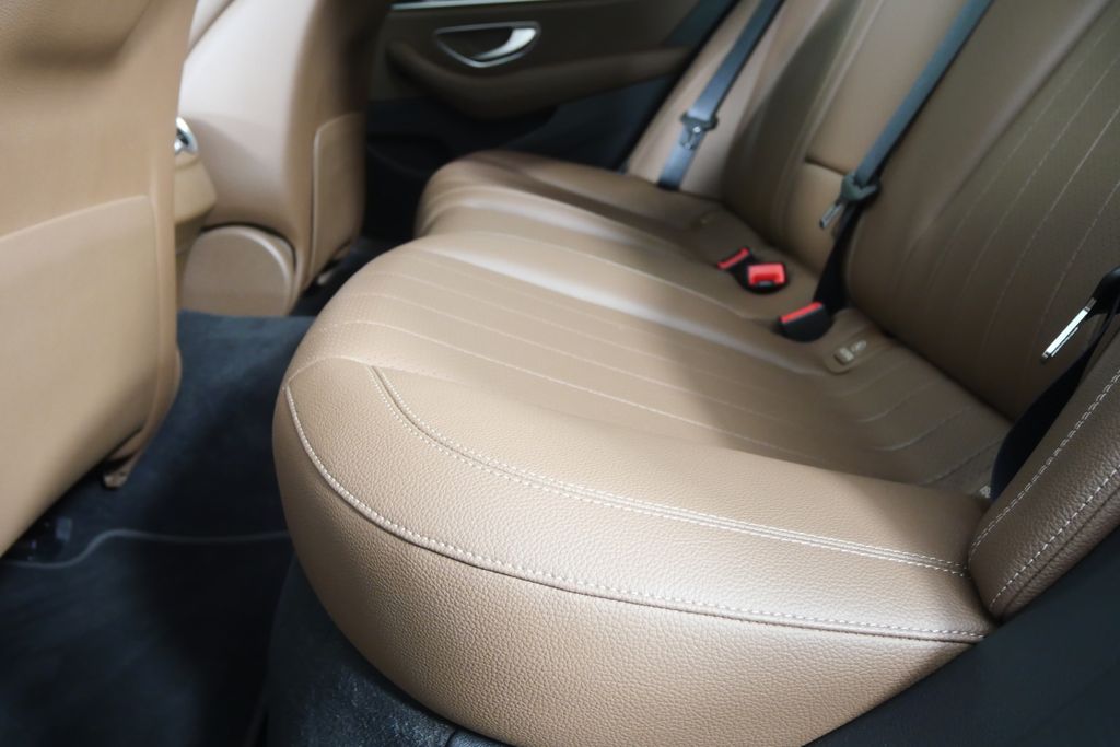 Thumbnail: 2019 Mercedes-Benz E-Class - 14