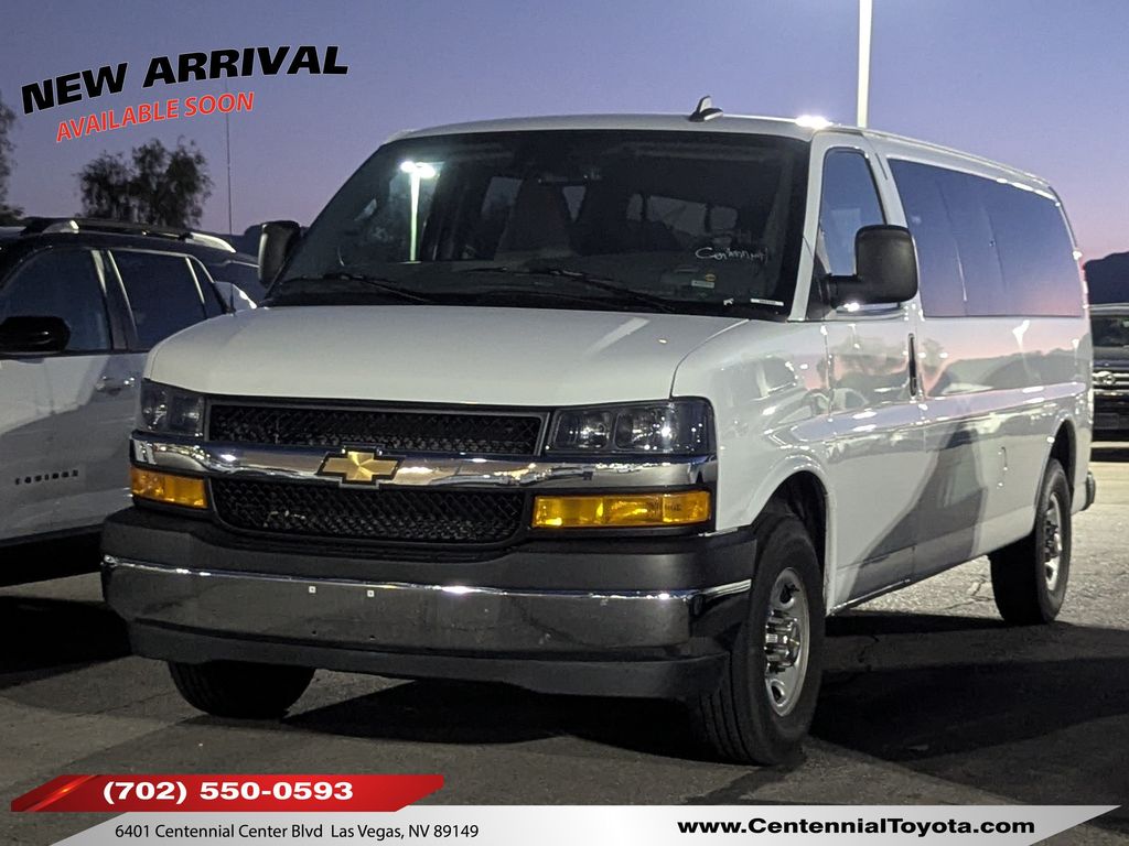 2025 Chevrolet Express 3500 LT Extended's photo