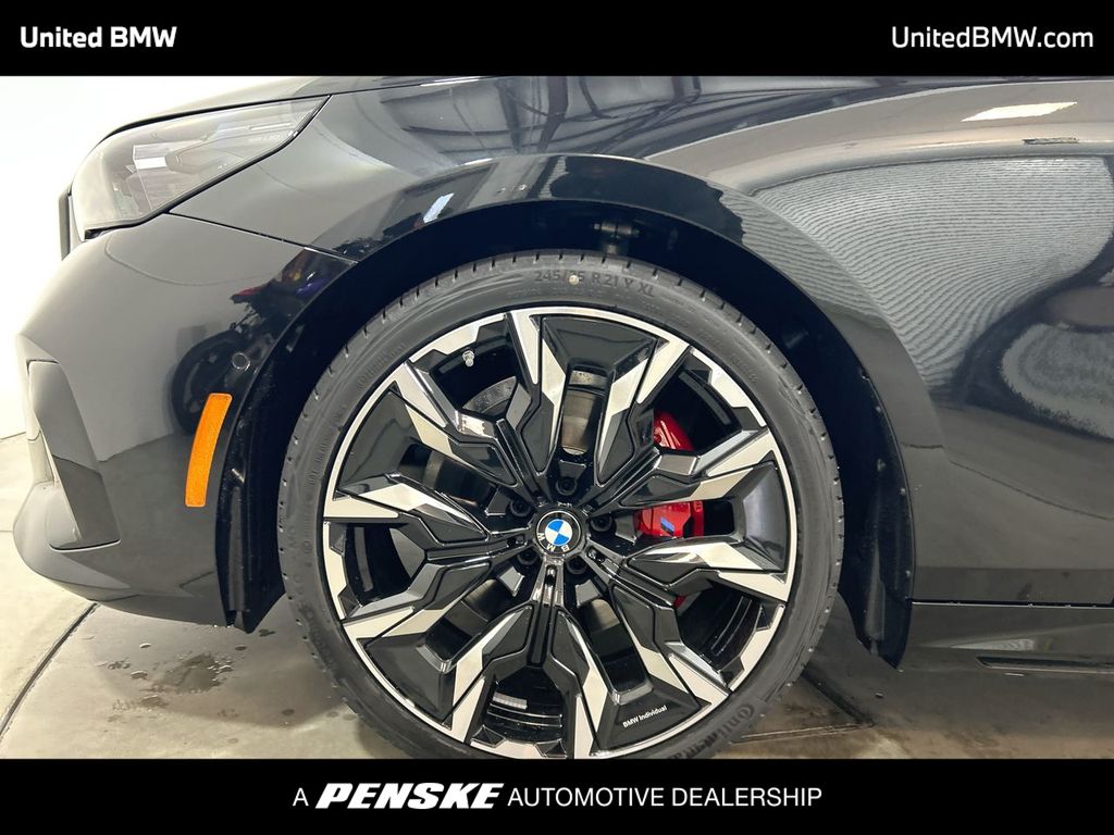 Thumbnail: 2026 BMW 5 Series - 10