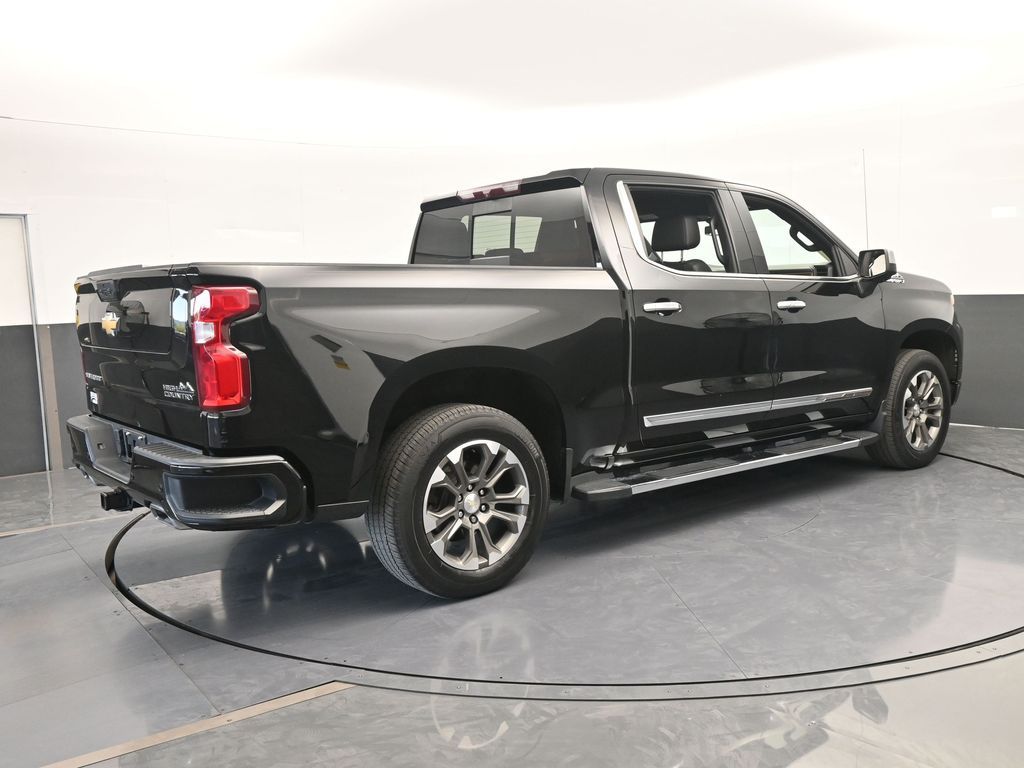 Used 2022 Black Chevrolet High Country image 6