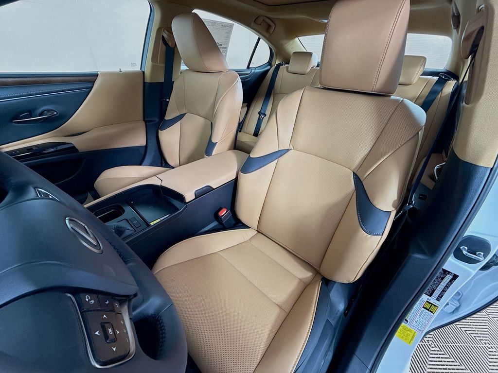 Thumbnail: 2025 Lexus ES - 16