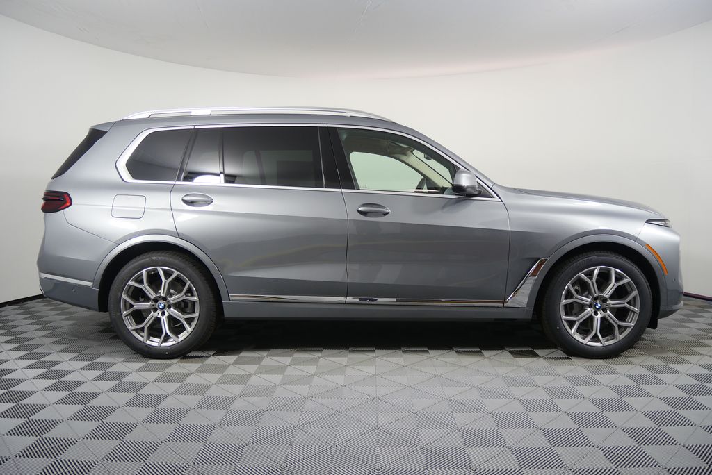 Thumbnail: 2026 BMW X7 - 2