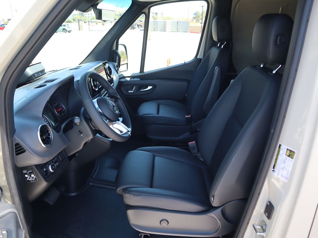2025 Mercedes-Benz Sprinter 2500 21