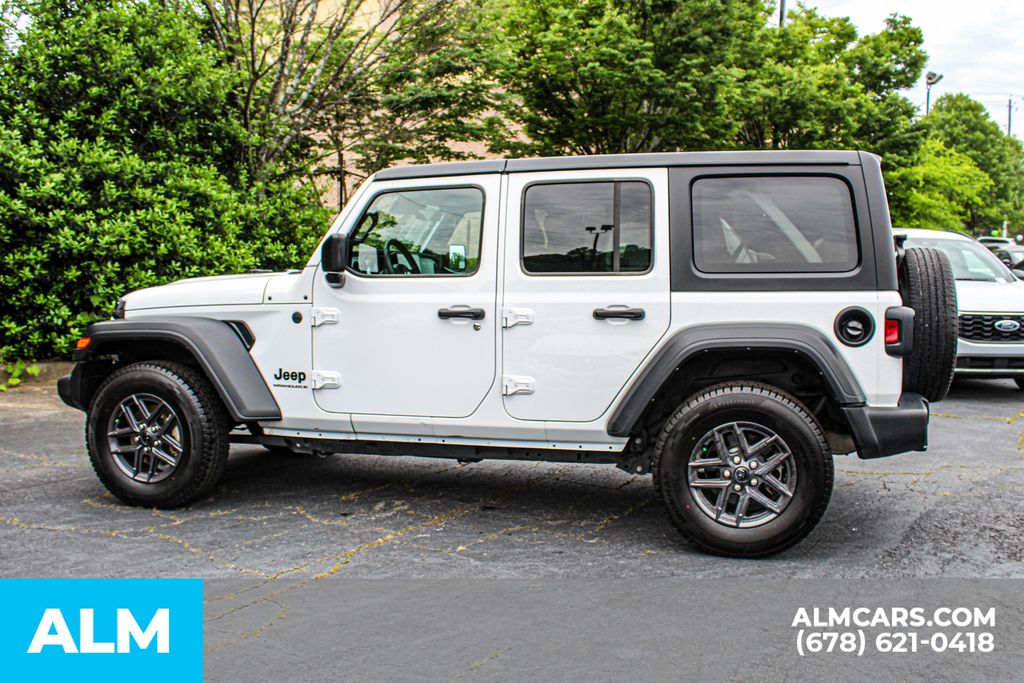 Used 2025 White Jeep Sport S image 7