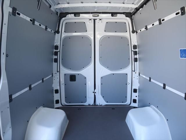 Thumbnail: 2026 Mercedes-Benz Sprinter - 29