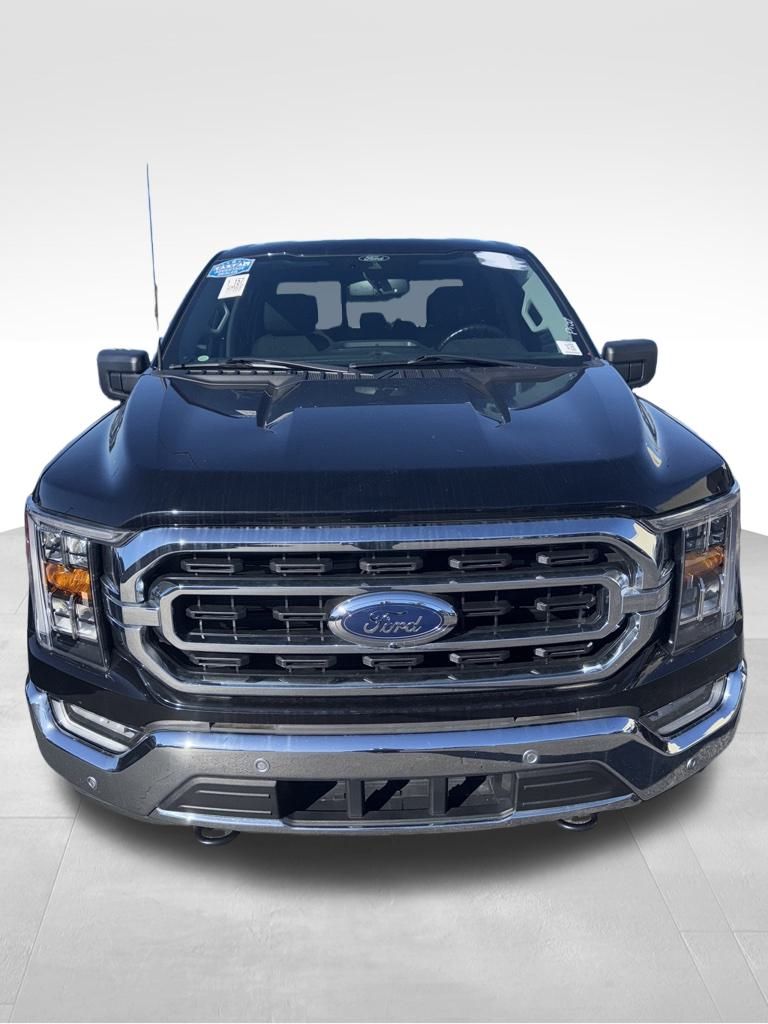 2022 Ford F-150 XLT 2