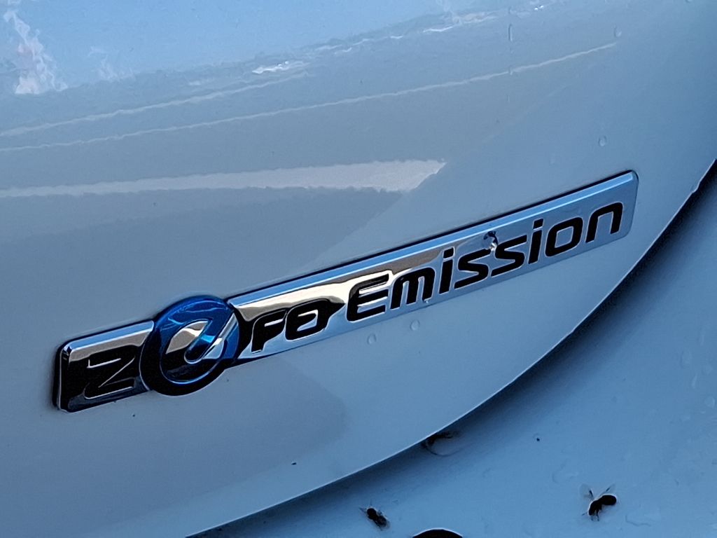 Thumbnail: 2015 Nissan Leaf - 30