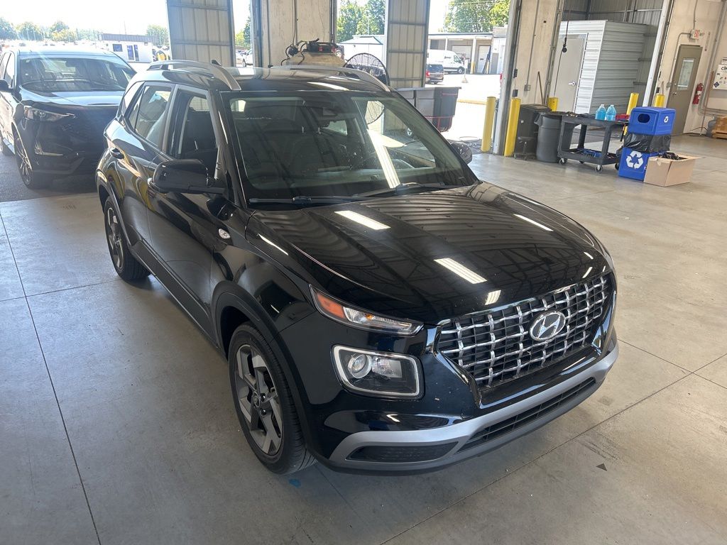 2021 Hyundai Venue SEL FWD