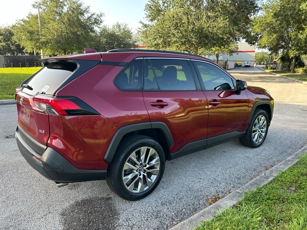 Thumbnail: 2019 Toyota RAV4 - 5
