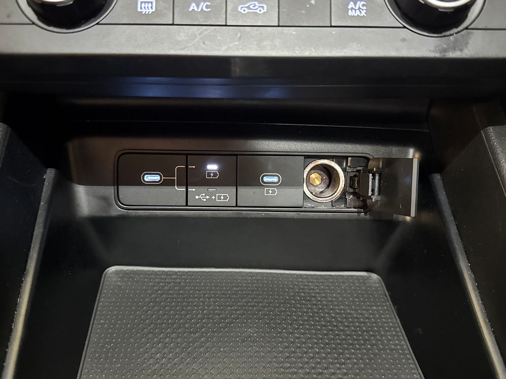 Certified Used 2025 Blue Hyundai SE image 28