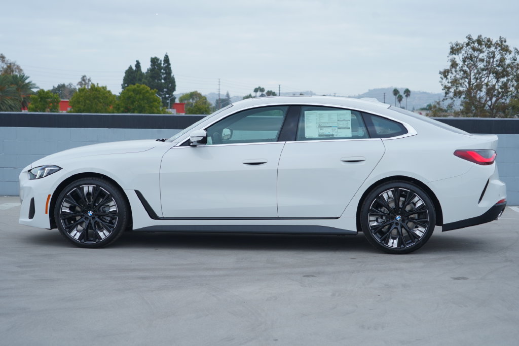 Thumbnail: 2027 BMW 4 Series - 5