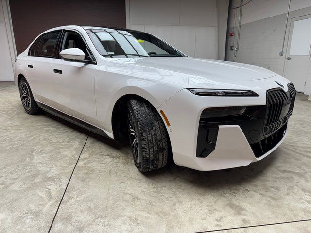 New 2026 White BMW xDrive60 image 7