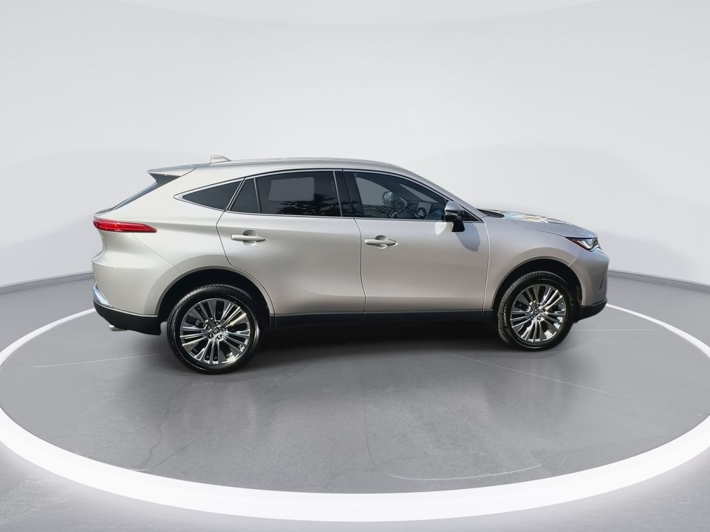 2024 Toyota Venza XLE 9