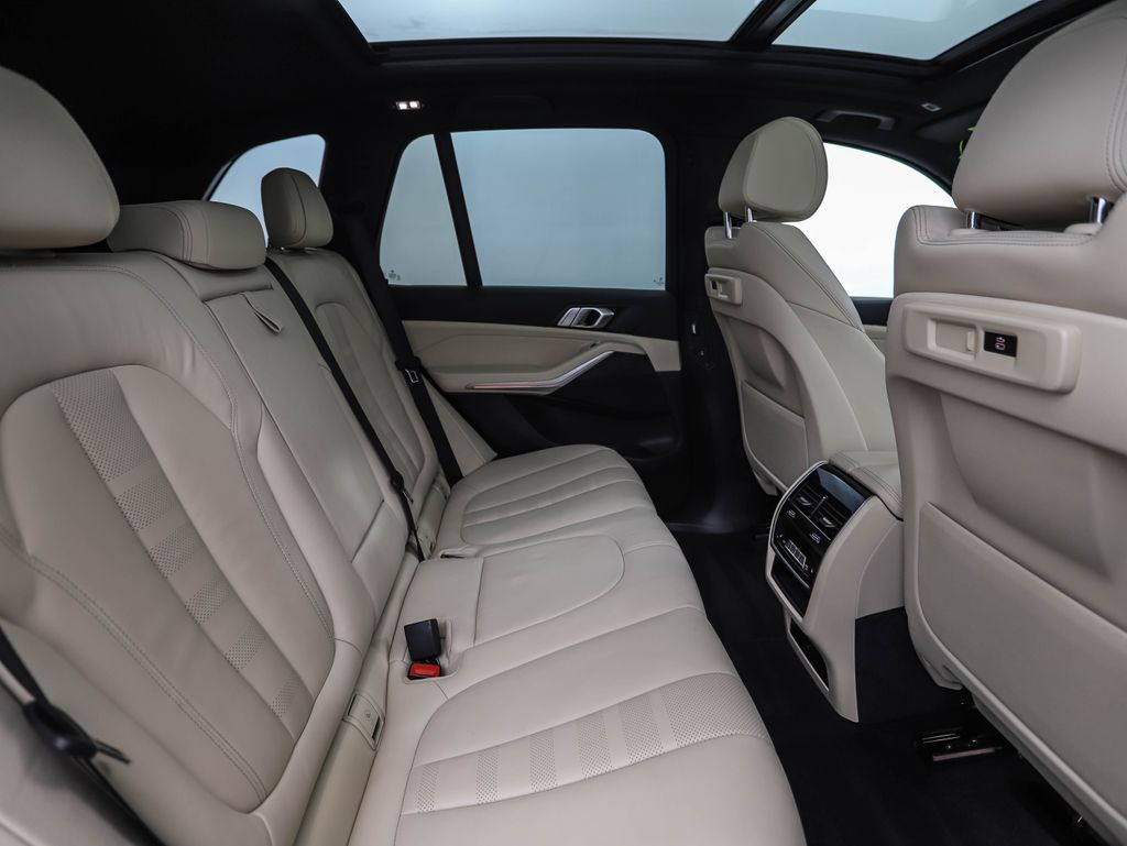 Thumbnail: 2022 BMW X5 - 27
