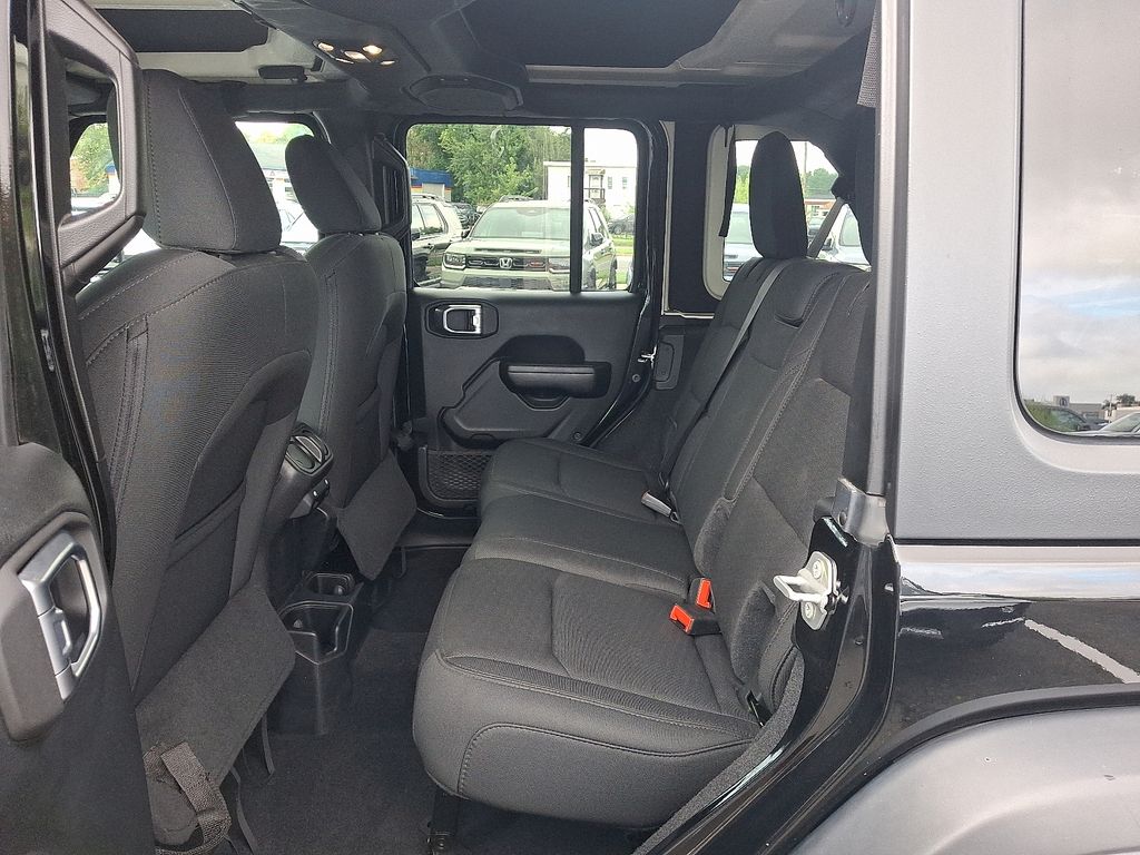 Thumbnail: 2020 Jeep Wrangler - 11