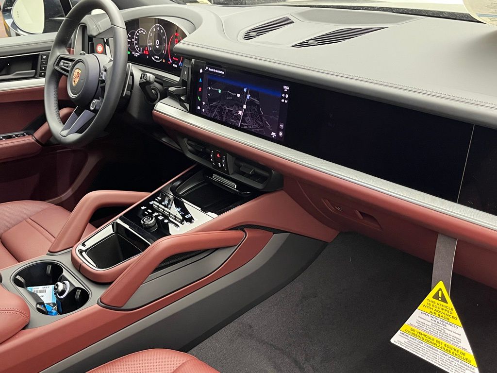 Thumbnail: 2026 Porsche Cayenne - 30