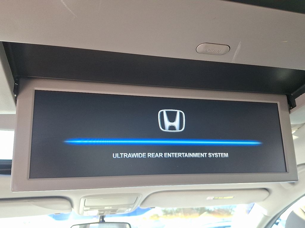 Thumbnail: 2012 Honda Odyssey - 13