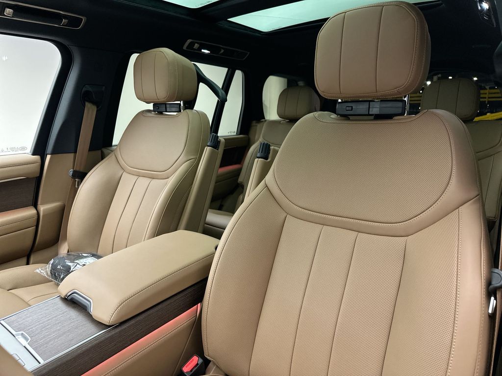 Thumbnail: 2026 Land Rover Range Rover - 18