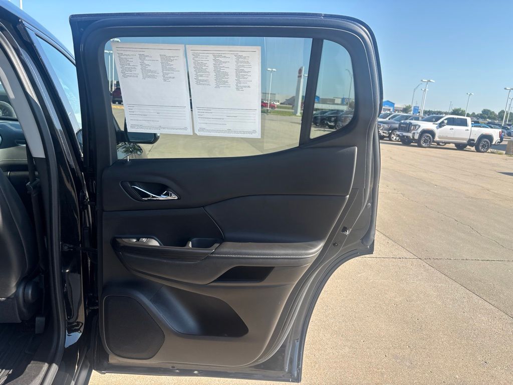 Used 2023 GMC Acadia SUV