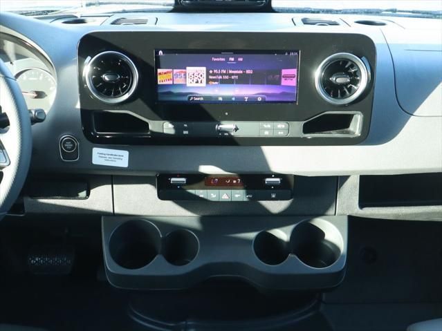 Thumbnail: 2026 Mercedes-Benz Sprinter - 14