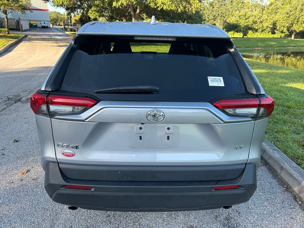 Thumbnail: 2022 Toyota RAV4 - 4
