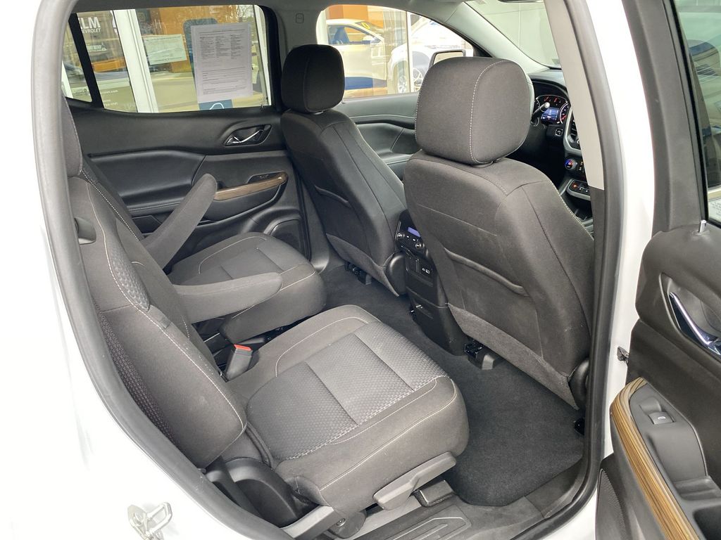 2023 GMC Acadia SLE - Photo 19