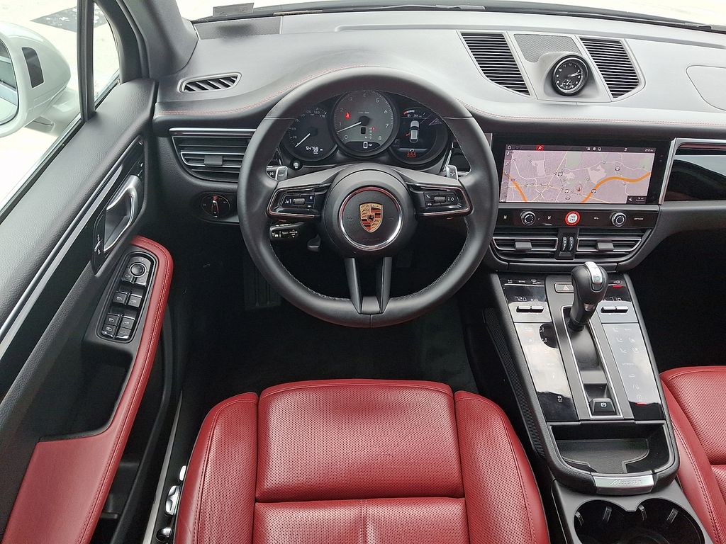 Thumbnail: 2023 Porsche Macan - 13