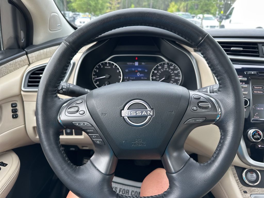 2023 Pearl White Tricoat Nissan Murano SL FWD SUV