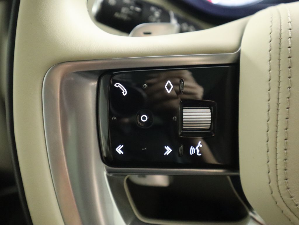2023 Land Rover Range Rover SE 11