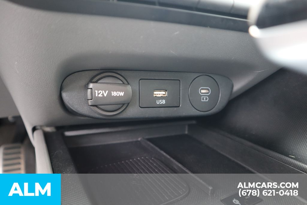 Used 2025 Gray Hyundai SEL Sport image 32
