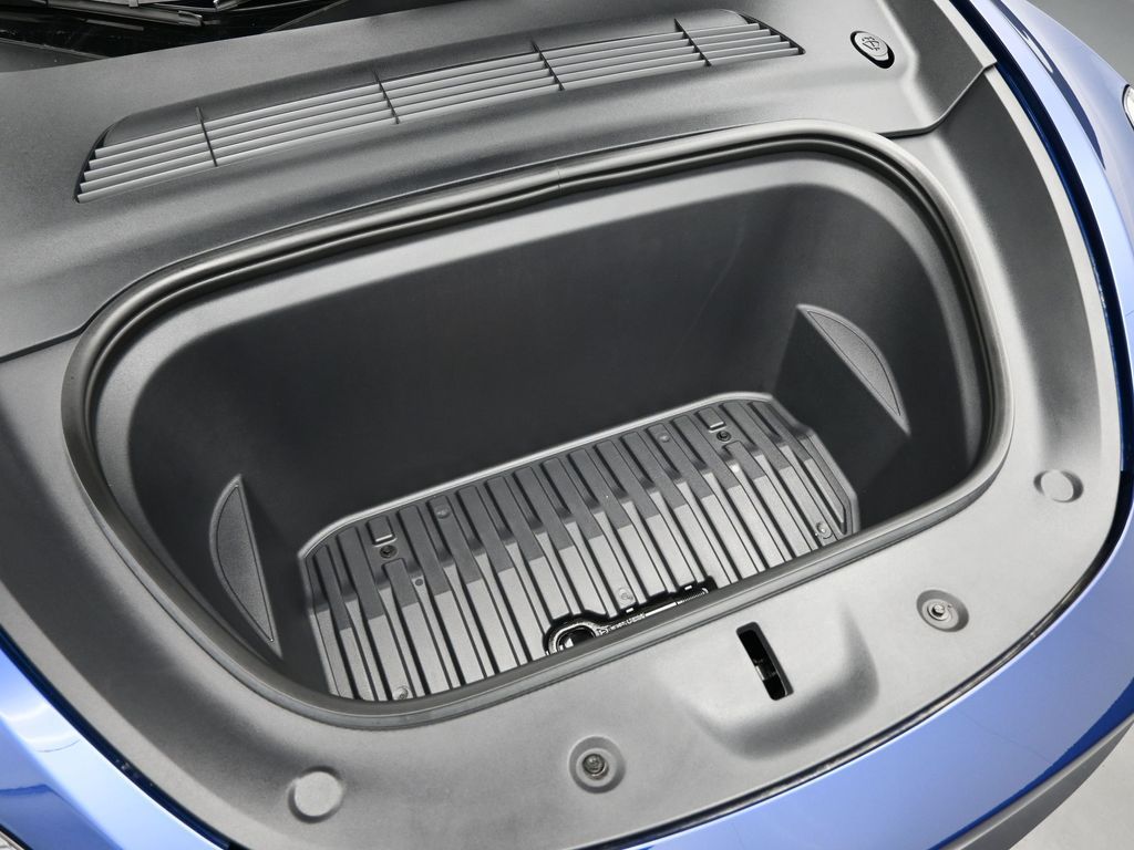 2024 Tesla Model Y Long Range Dual Motor All-Wheel Drive