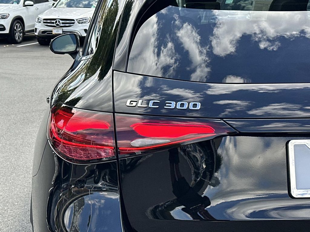 Thumbnail: 2024 Mercedes-Benz GLC - 10