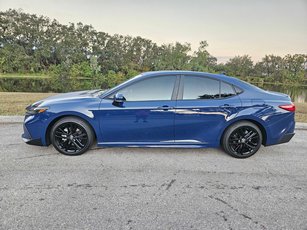 2025 Toyota Camry SE 2